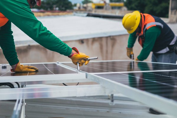 Panneaux solaires : quelle puissance pour quelle utilisation ?