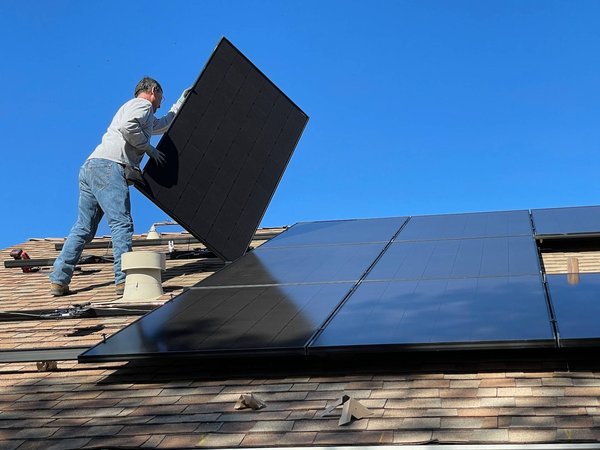 Tout sur les obligations légales et les garanties d'un installateur de panneaux photovoltaïques