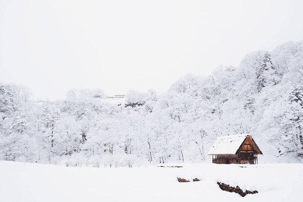 Comment nettoyer ses panneaux photovoltaïques de la neige ?